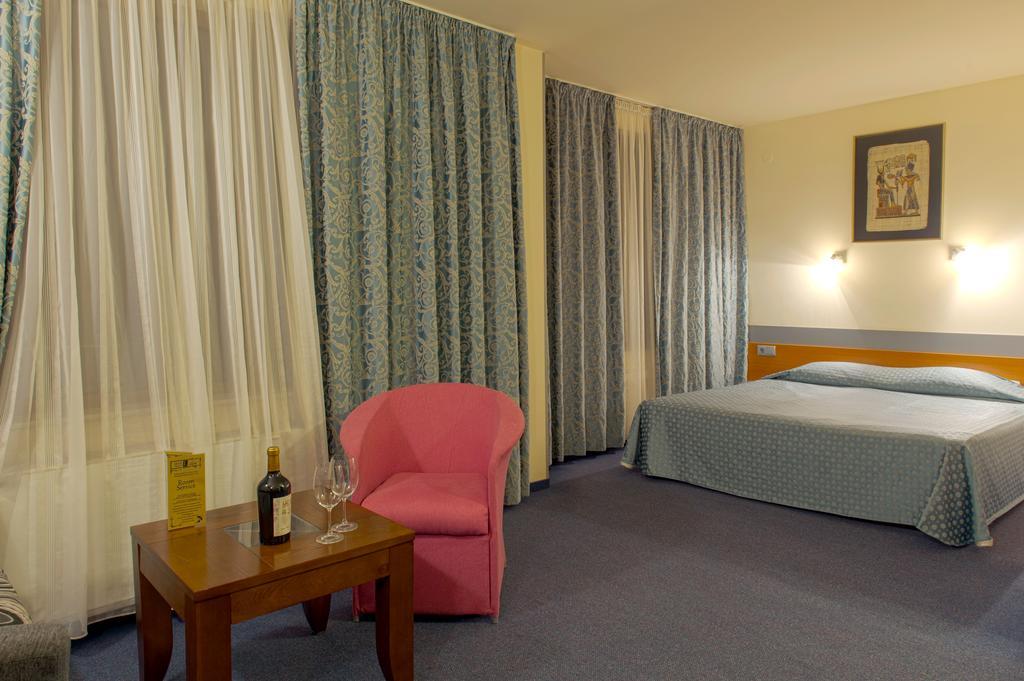Hotel Luxor Melnik  Extérieur photo
